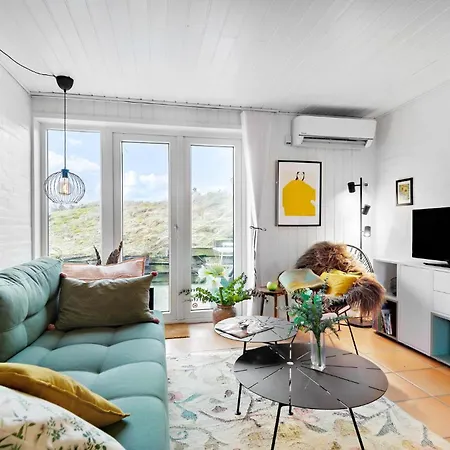 Beautiful In With House A Panoramic View *