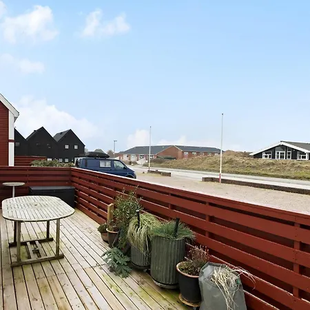 Beautiful In With House A Panoramic View *
